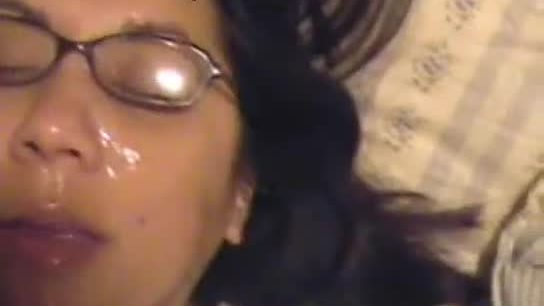 Latin wife gets her face covered with jizz